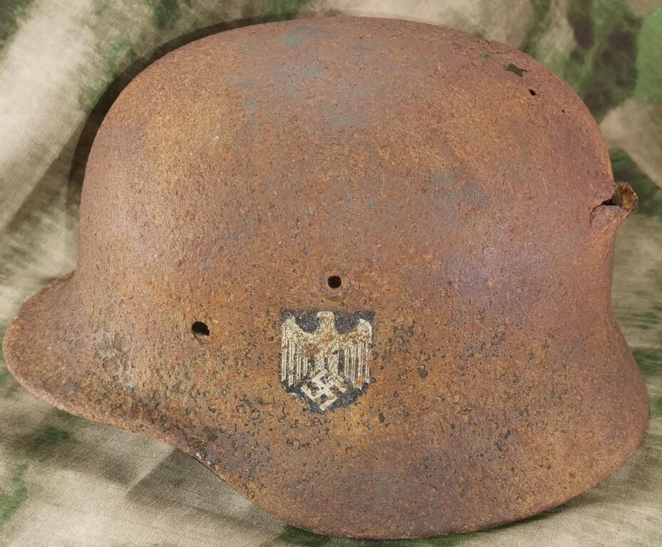 Wehrmacht helmet M40 / from Stalingrad