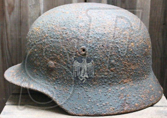 Wehrmacht helmet M40 / from Kursk