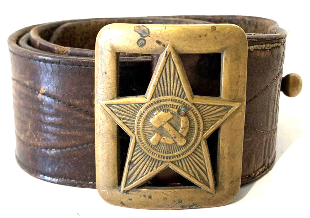 Soviet officer belt with buckle, sample 1935 / from Stalingrad