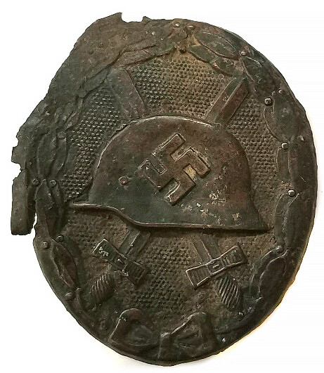 Black wound badge / from Kursk