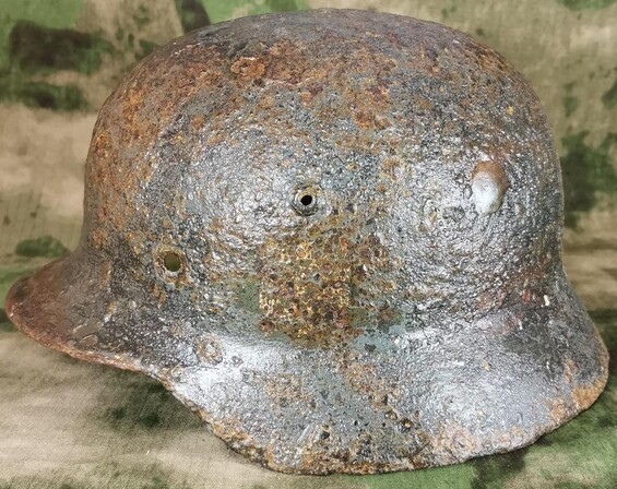 German helmet M35 / from Smolensk