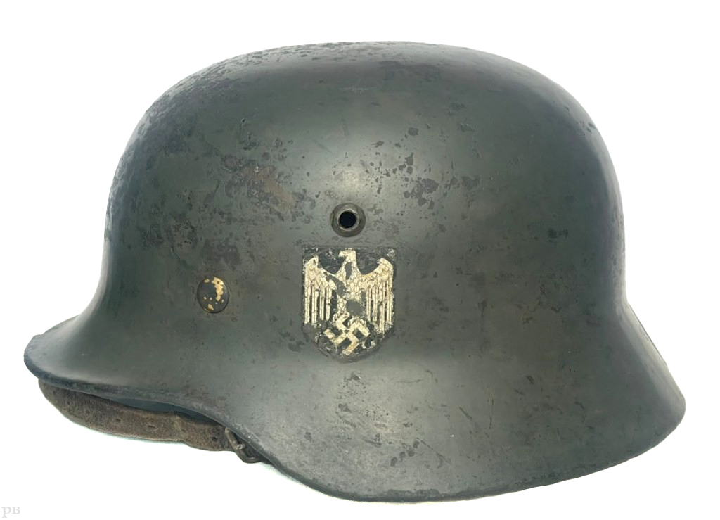 Wehrmacht helmet M40 / from Leningrad