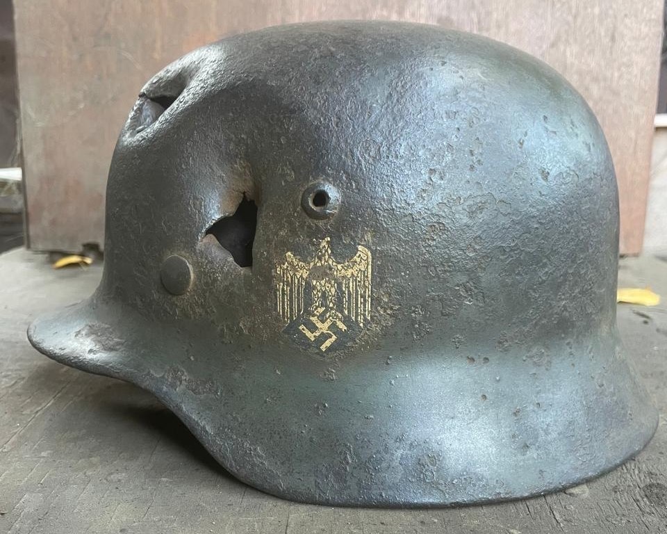 Wehrmacht helmet M35 / from Stalingrad
