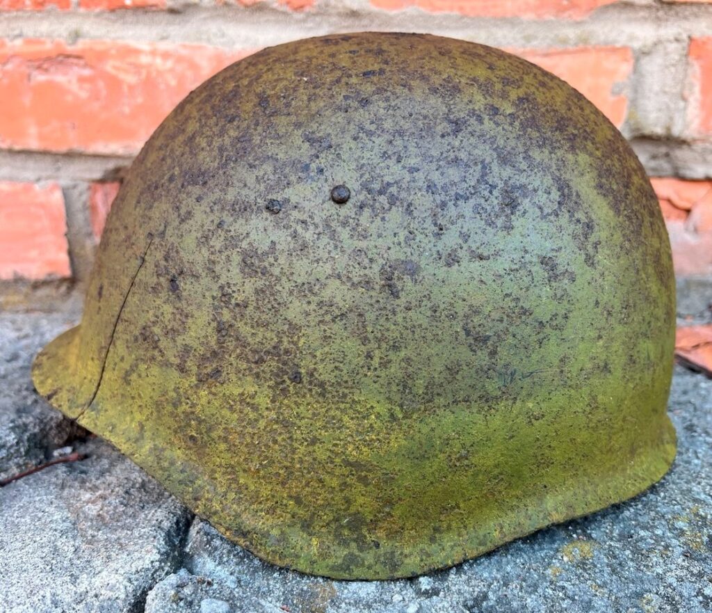 Soviet helmet SSH39 / from Stalingrad
