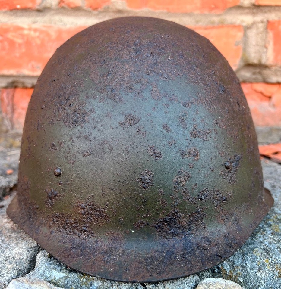 Soviet helmet SSH40 / from Stalingrad