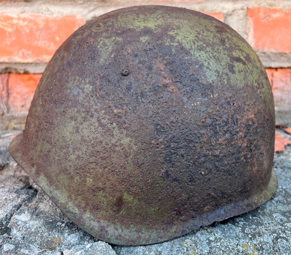 Soviet helmet SSH39 / from Stalingrad
