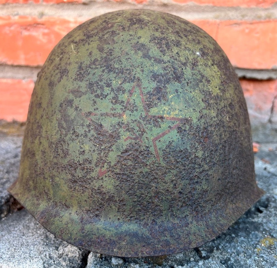 Soviet helmet SSH39 / from Stalingrad