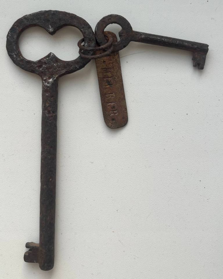 WWII German Keys with Brass Tag "A. MELBER" / from Stalingrad